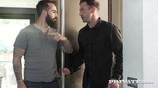 Tento nadržaný zadok blond mačka nemôže dostať dosť penis! Ona stavia svoj zadok do práce, pričom intenzívne mačička búšenie a dvojité deep throat činnosť v škaredé threeway. Plný rýchlym Pohybom prsta na Private.com!