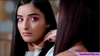 Alana Cruise dhe Emily Willis të përdorin çdo tjerët gjuhën orgazmë