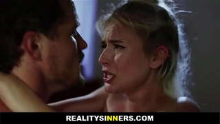 Кончаю На Прекрасни Задника Ми Обобщена Сестренки - RealitySinners.com