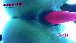 Skaamtelose Slet Lakterende en Masturbasie by die Fiksheid Sentrum