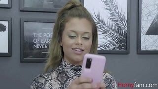 خواهر داغ به اشتراک گذاشتن یک شوهر