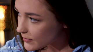 Lesbijką Alia Stark siadanie na twarzy i romantyczny seks z czech dziewczyna na obcasach